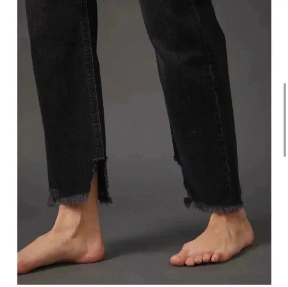 WE THE FREE Tapered Baggy High Rise Boyfriend Fit Raw Hem Jeans Black - Picture 3 of 8